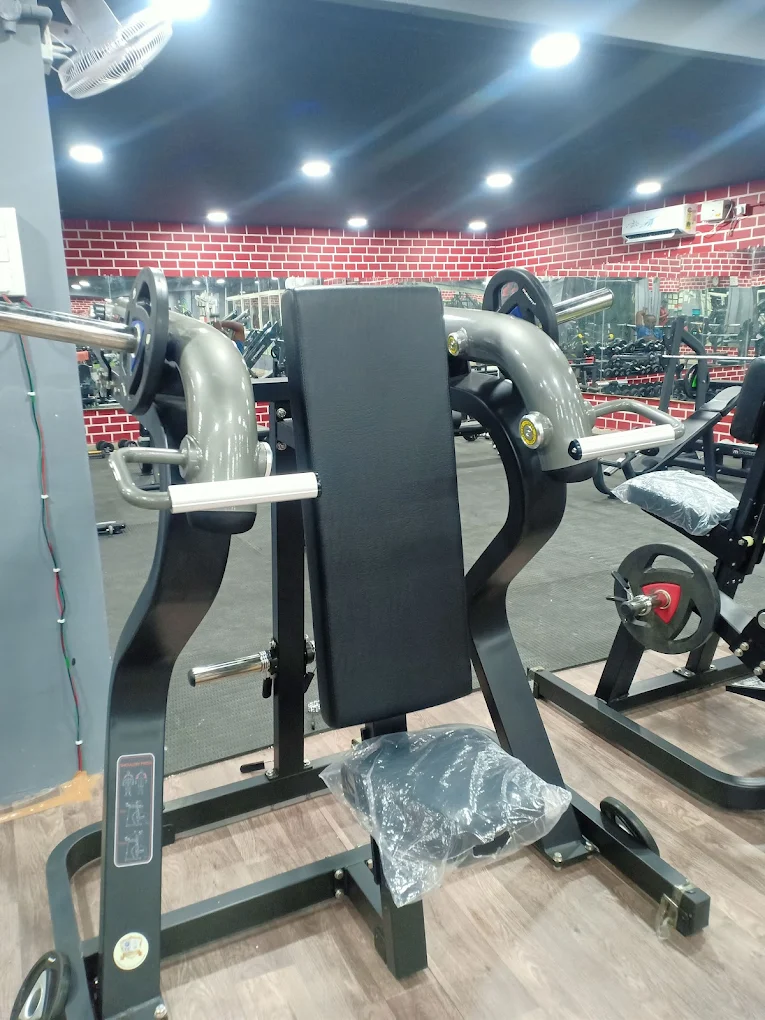 Shoulder press equipment